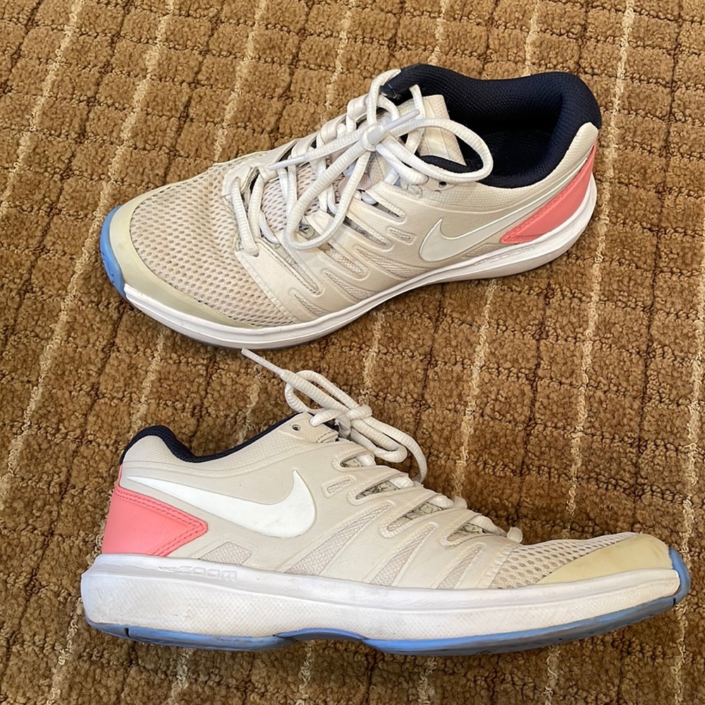 Nike zoom air prestige tennis shoe. Size 7.5
